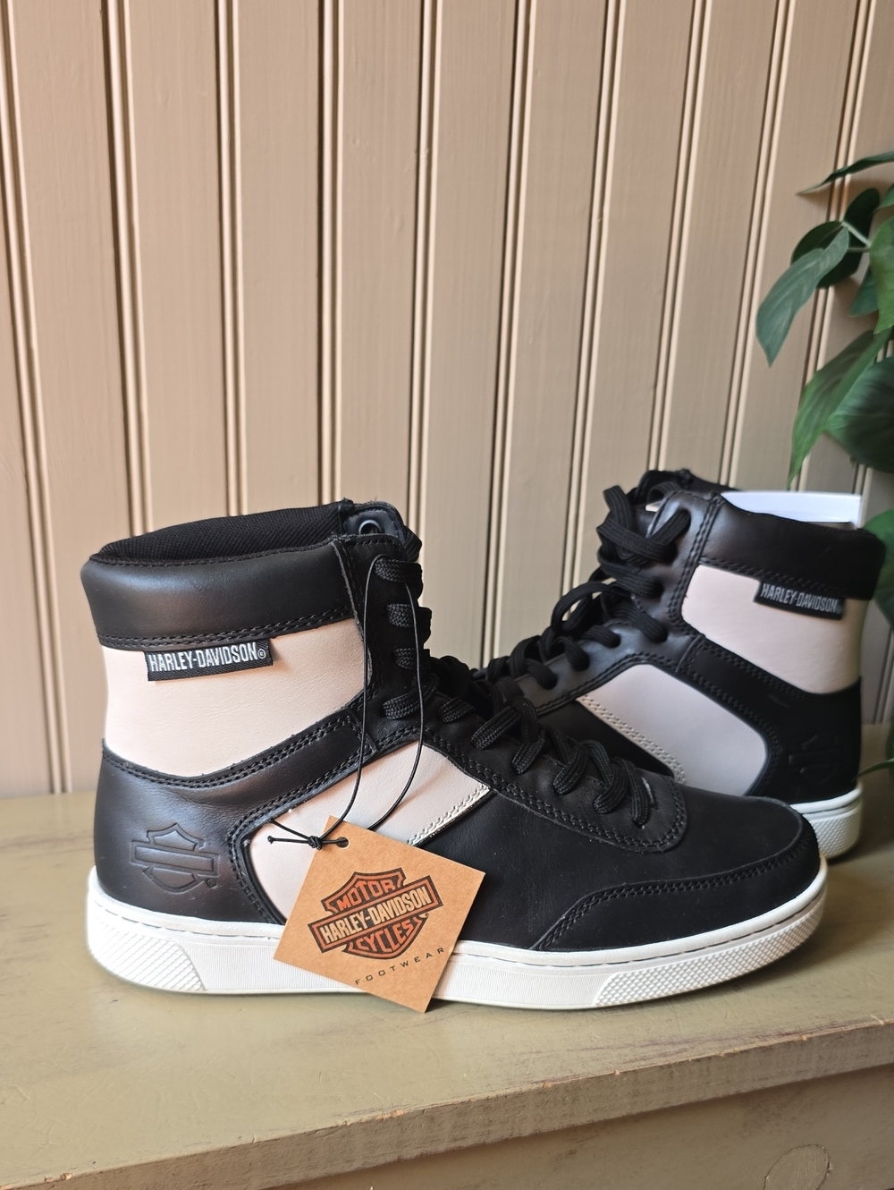 Harley-Davidson Black & White High-Top Sneakers/Riding Shoes. Unisex!